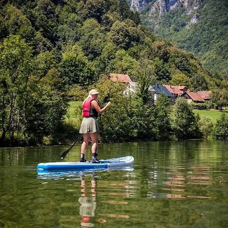 Madronic Family Estate - Kolpa River 3*