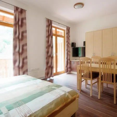 Madronic Family Estate - Kolpa River 3*