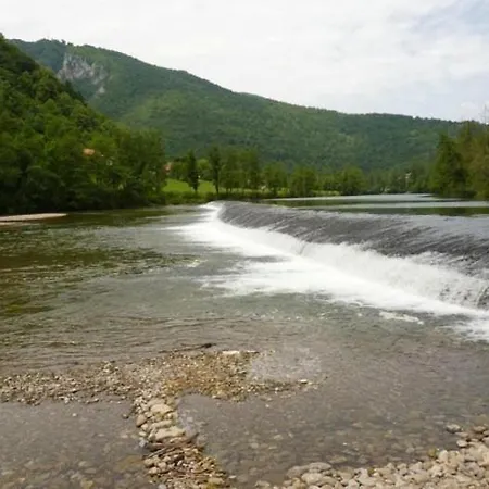 Madronic Family Estate - Kolpa River Pensjonat Stari Trg ob Kolpi