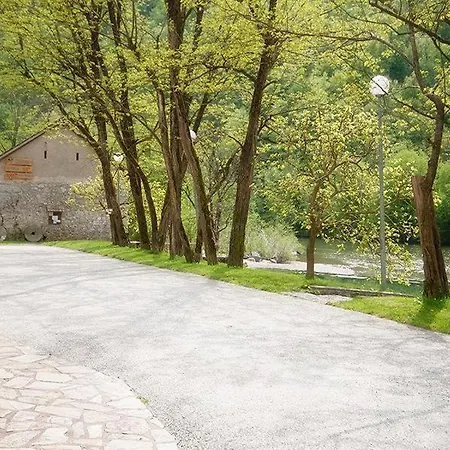 Madronic Family Estate - Kolpa River Stari Trg ob Kolpi