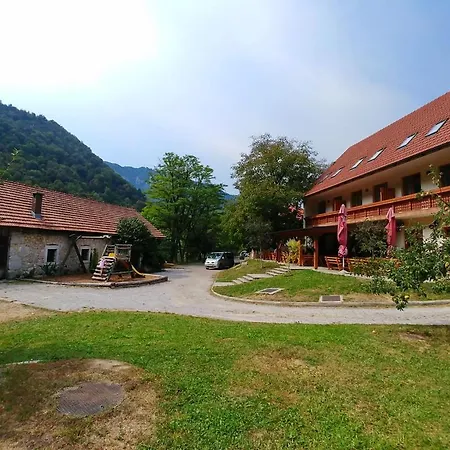 Madronic Family Estate - Kolpa River 3* Stari Trg ob Kolpi