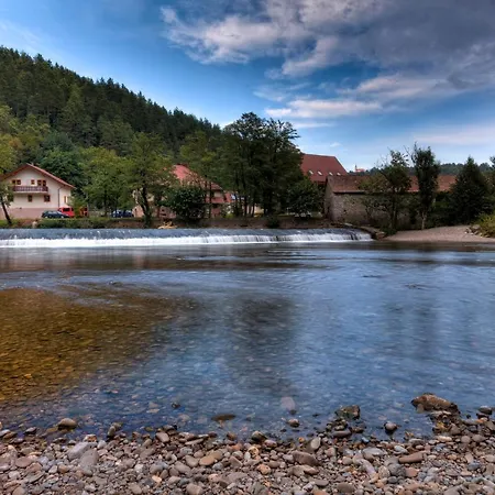 Madronic Family Estate - Kolpa River Pensjonat Stari Trg ob Kolpi