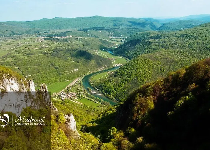 Madronic Family Estate - Kolpa River 3*