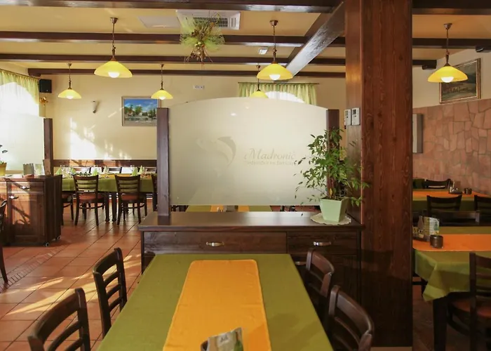 Madronic Family Estate - Kolpa River 3*