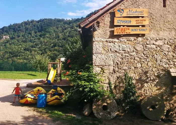 Madronic Family Estate - Kolpa River Gasthuis Stari Trg ob Kolpi