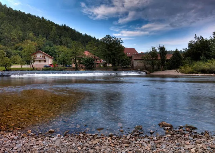 Madronic Family Estate - Kolpa River Gasthuis Stari Trg ob Kolpi