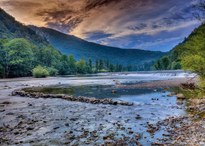 Madronic Family Estate - Kolpa River Gasthuis Stari Trg ob Kolpi